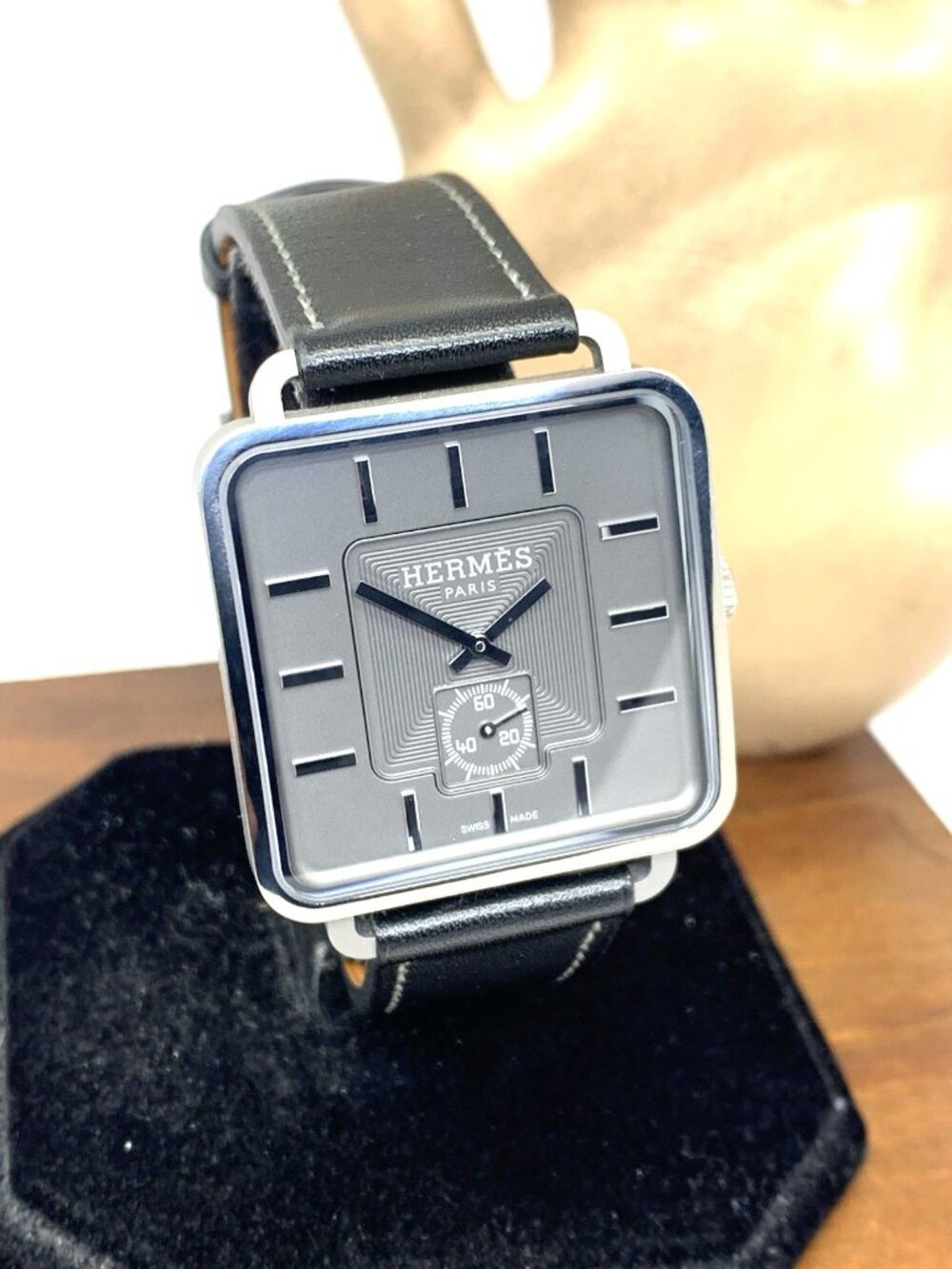 Hermes Men's Watch TI1.741 Swiss Automatic Gray Dial Titanium Black Leather Band - Picture 11 of 12